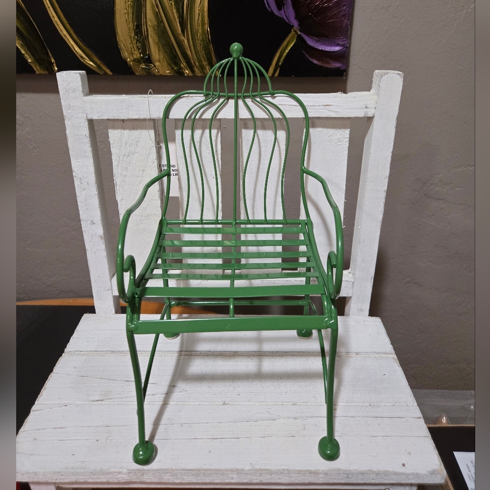 Ashland Spring Chair Decor - Picture 2 of 5